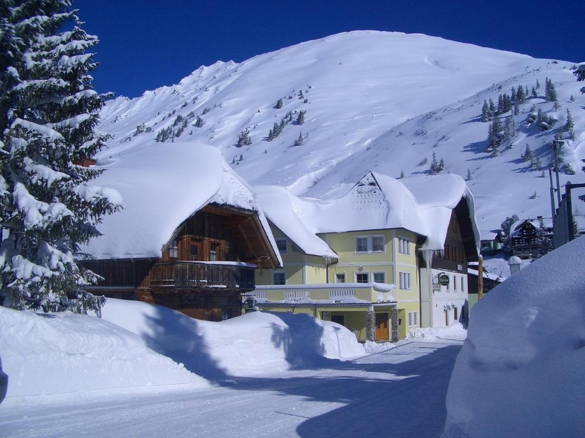 Familien Und Jugendhotel Gstemmerblick Planneralm Luaran gambar