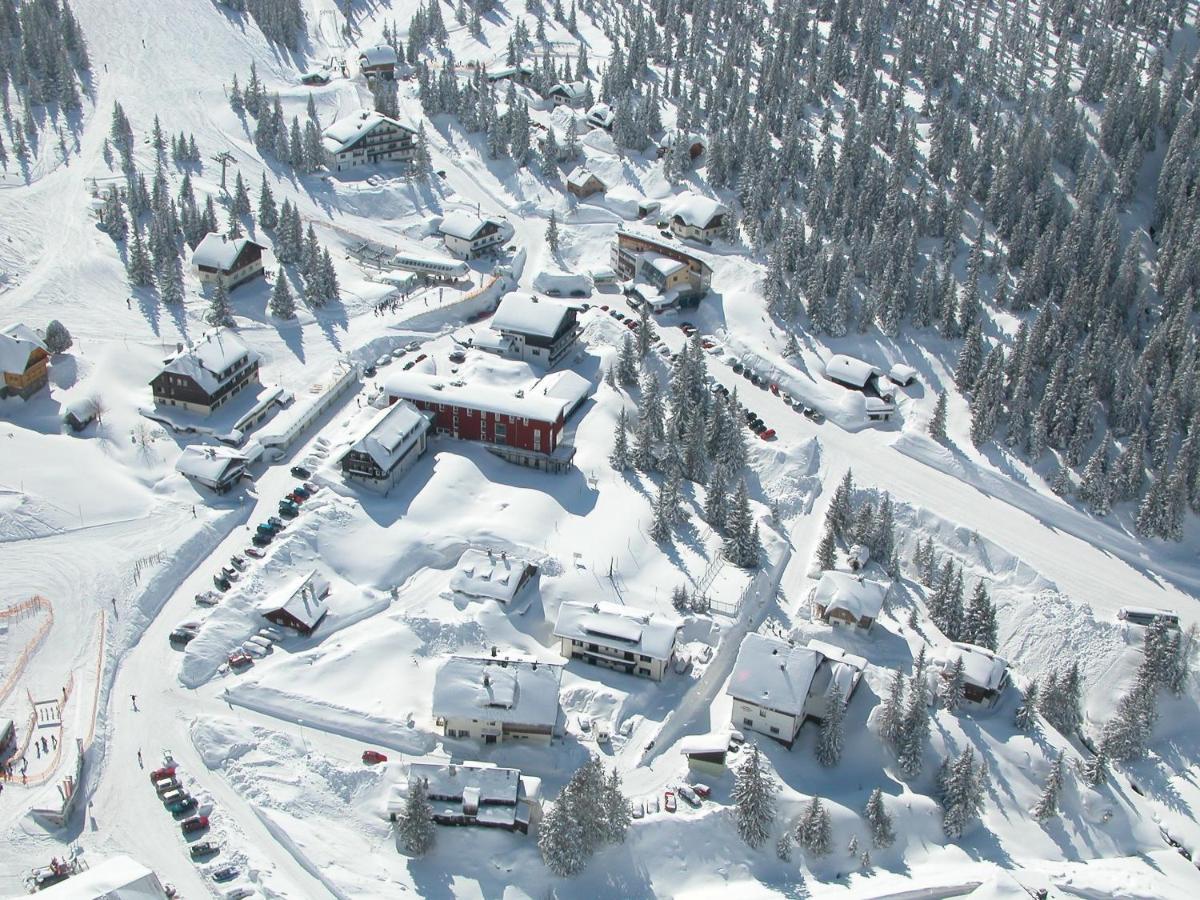 Familien Und Jugendhotel Gstemmerblick Planneralm Luaran gambar